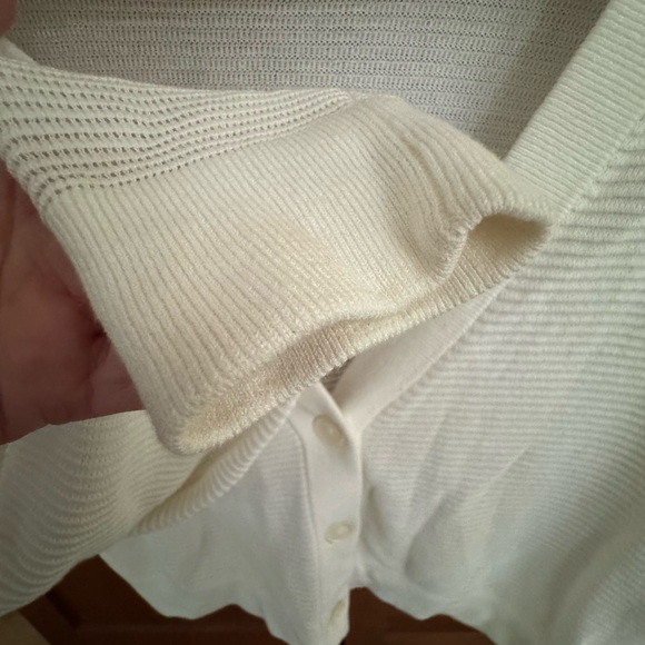 Wilfred Aritzia Light Cropped Cardigan Button Up Sweater - Picture 4 of 6